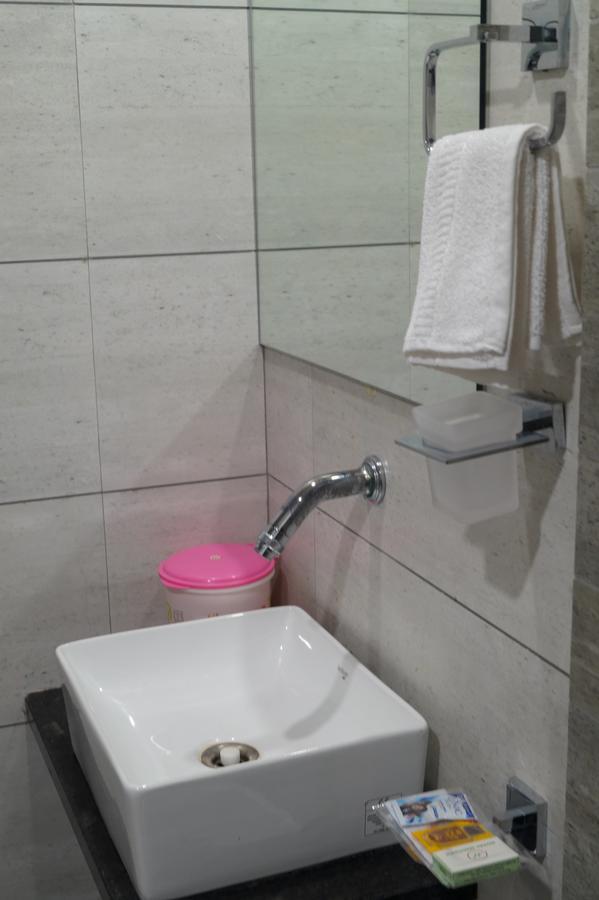 Hotel Midtown فَدودارا المظهر الخارجي الصورة